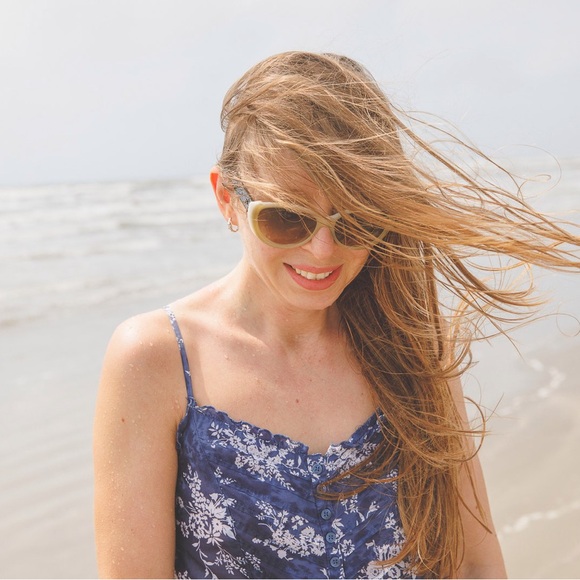 Meet your Posher, Amalya - Picture 1 of 1